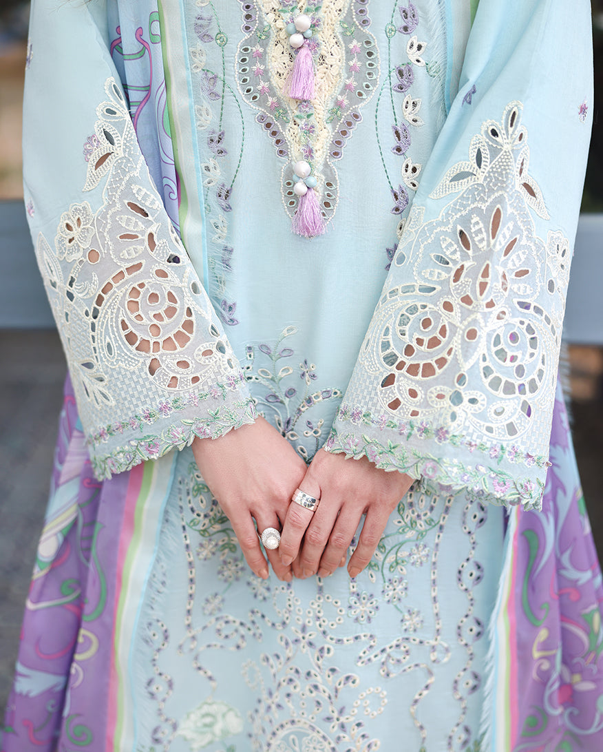 Mushq | The Secret Garden Lawn | Secret Blossom