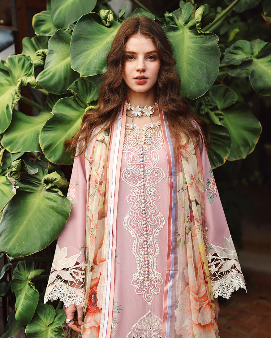 Mushq | The Secret Garden Lawn | Secret Petals
