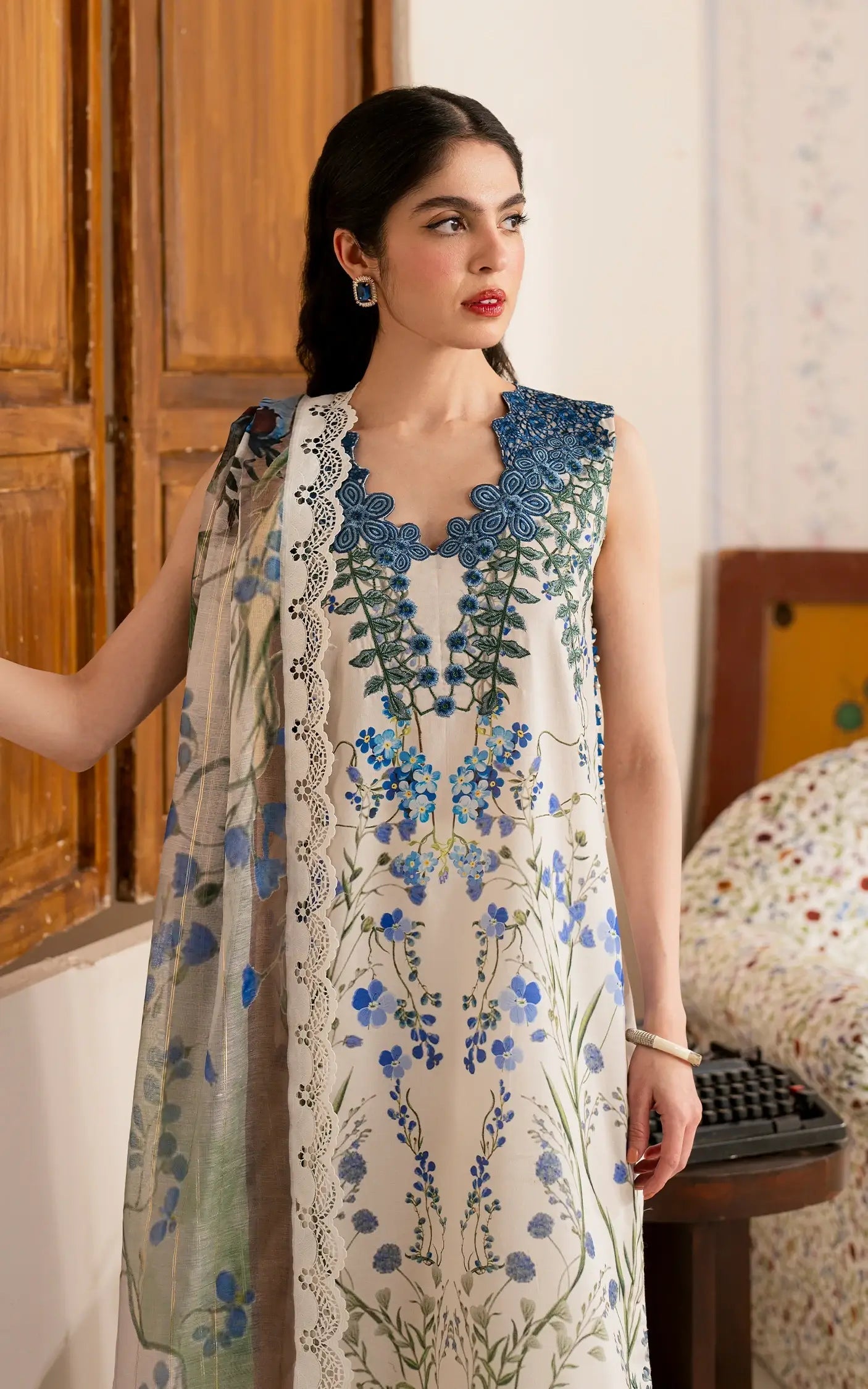 Asifa and Nabeel | Meraki Vintage 25 | Shabnam (MVL25-13)