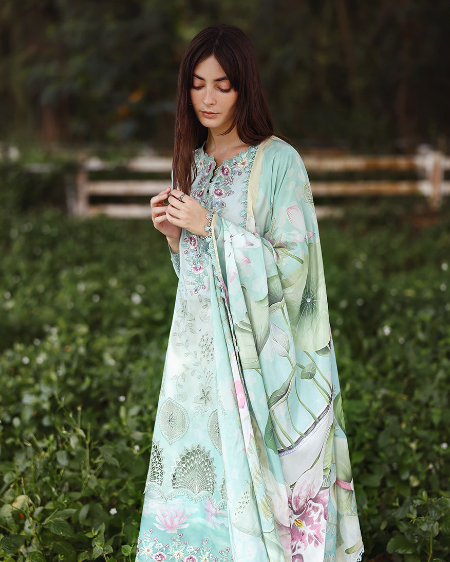 Mushq | Solace Ombre Chikankari | Tranquil Muse