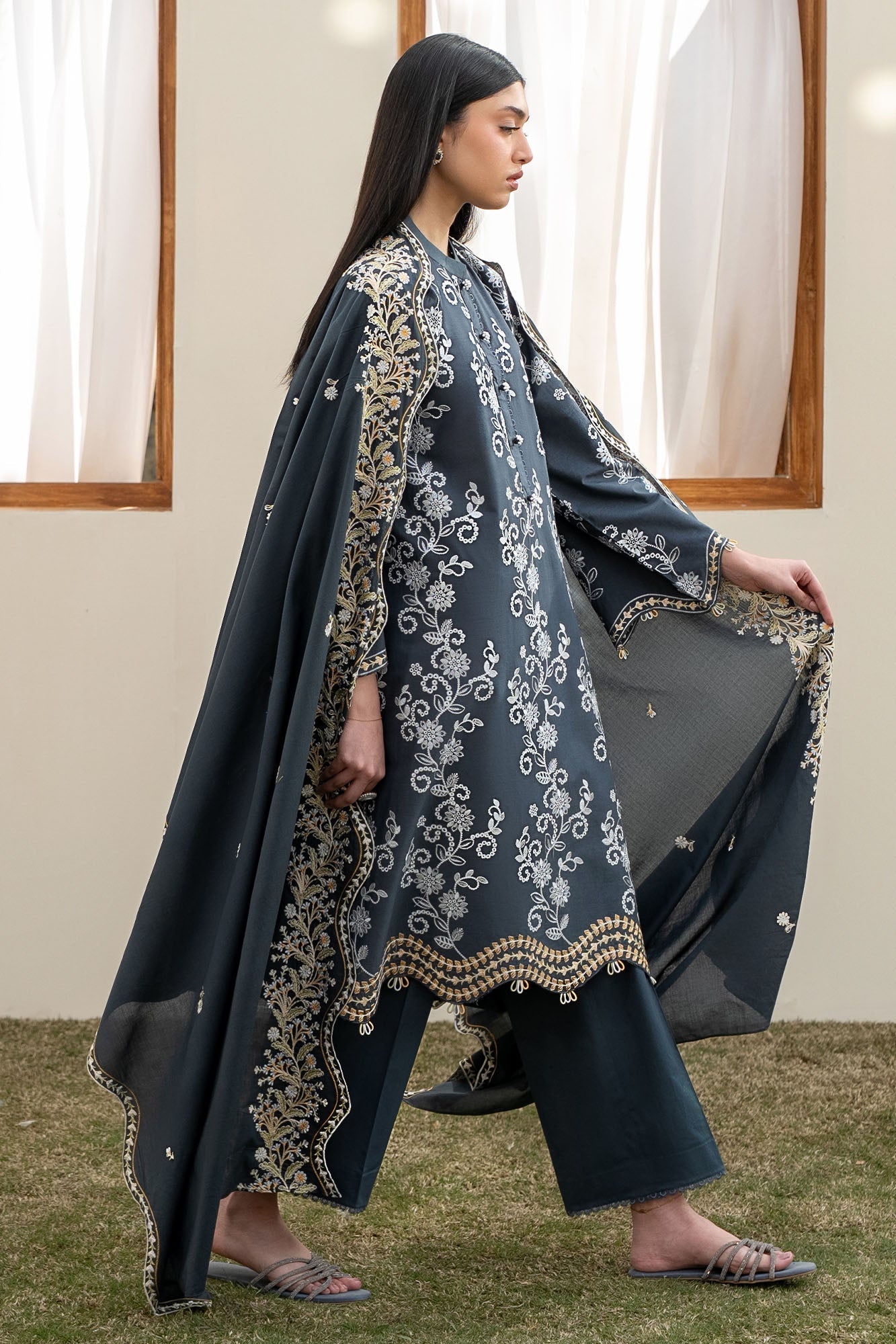Cross Stitch | Emb Lawn Mahiri 26 | OMBRE BLUE