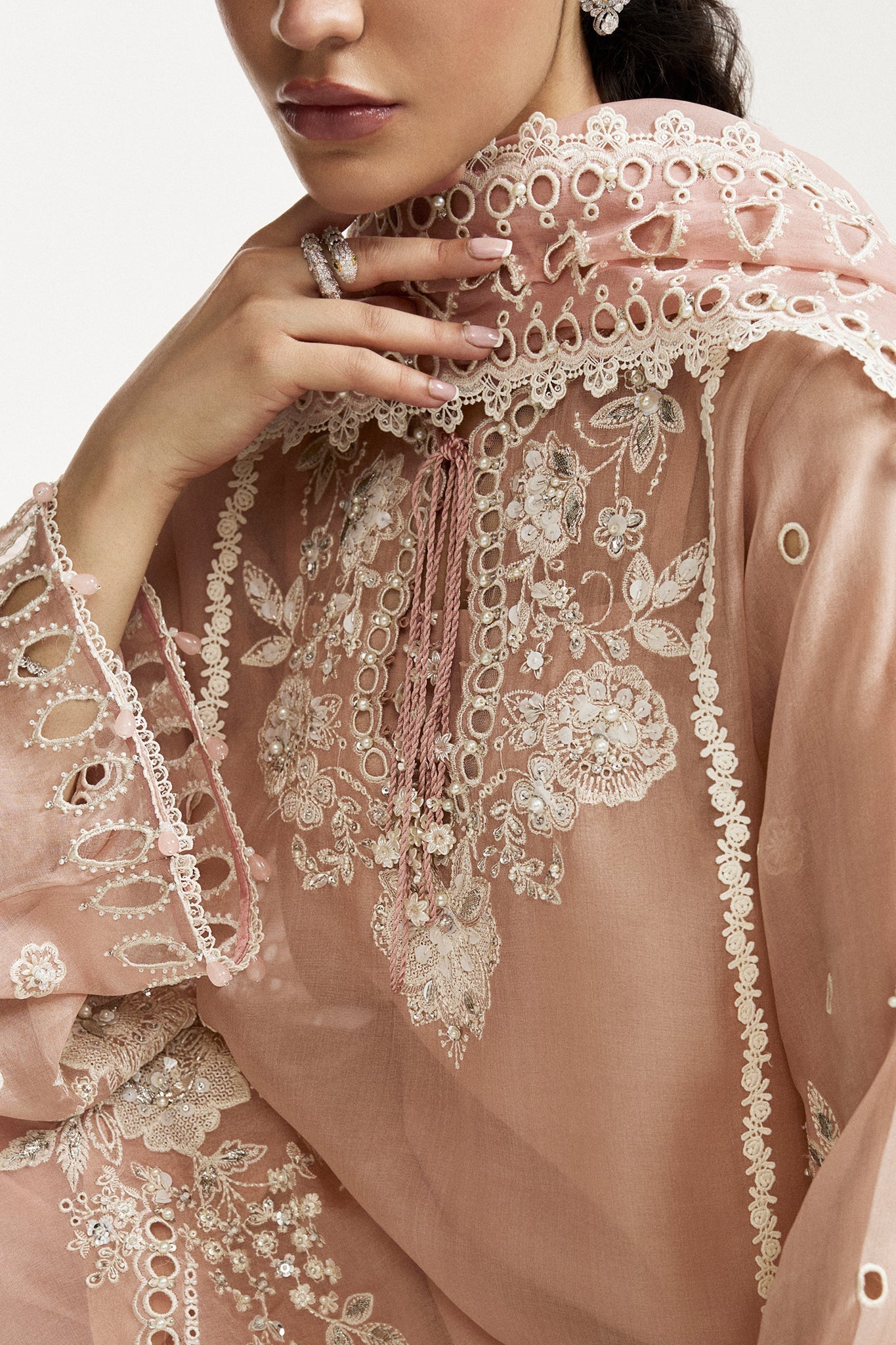 Elan | Vital Ornee | FLEUR DE ROSÃ (EV-21358)