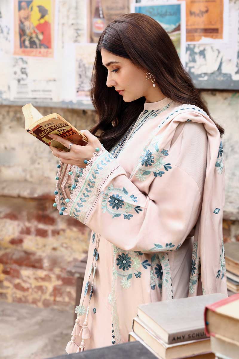 Cross Stitch | Khaddar Linen 25 | SUBTLE MAZE