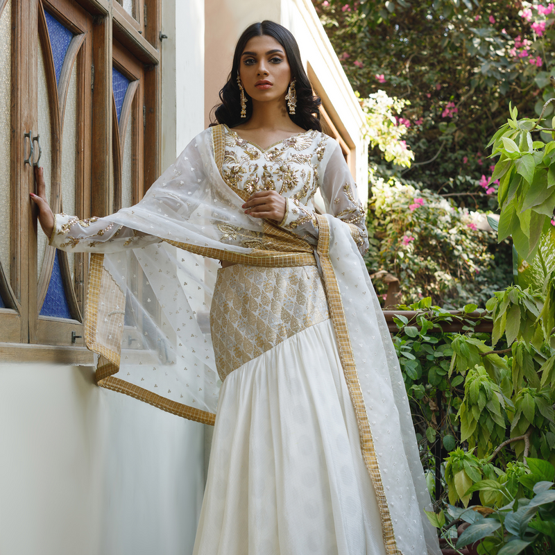 Wahajmkhan | Bahar Begum Formals | WHITE GOLD MERMAID LC