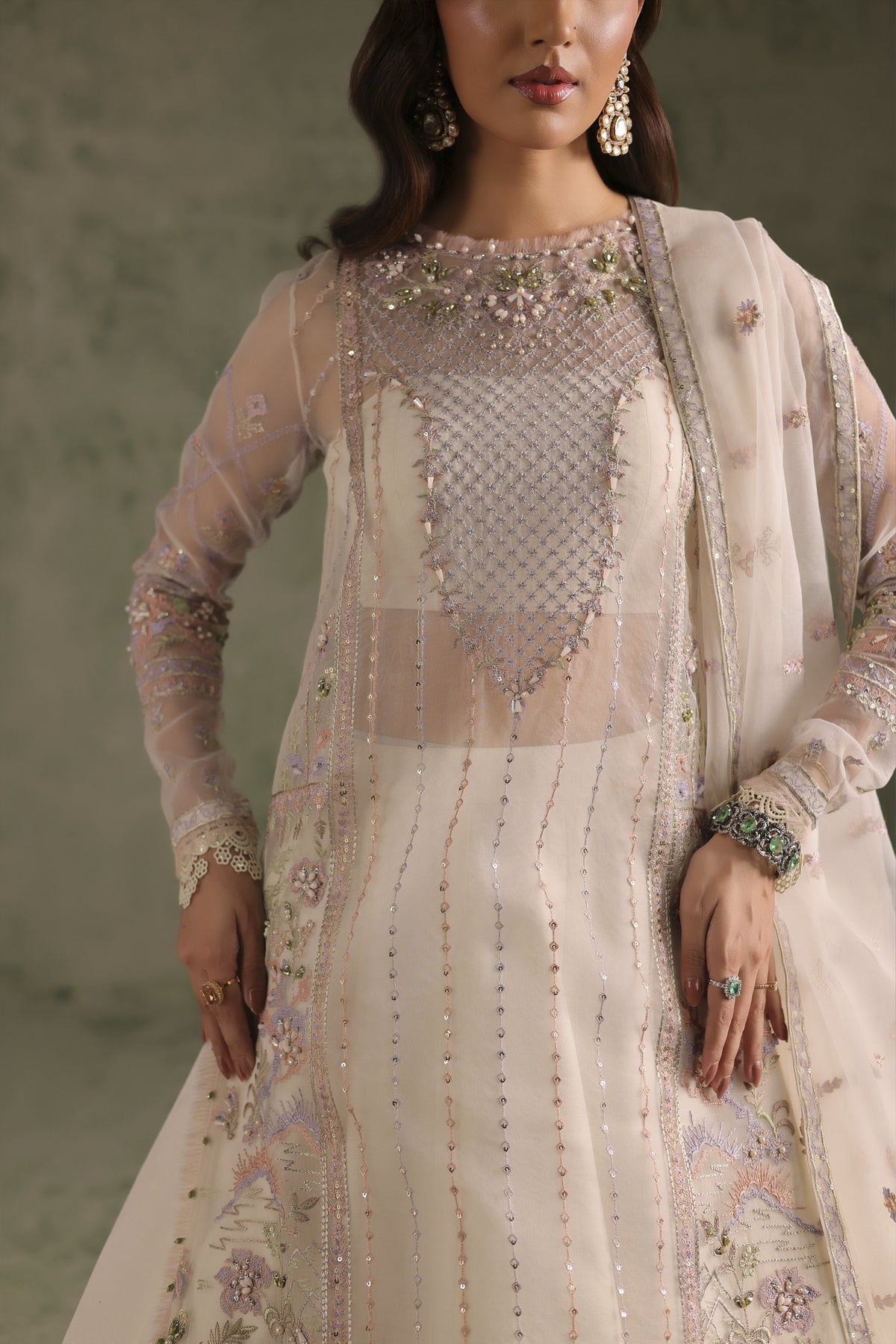 Imran Ramzan | Esmeree Wedding Formals | Véu de Flores