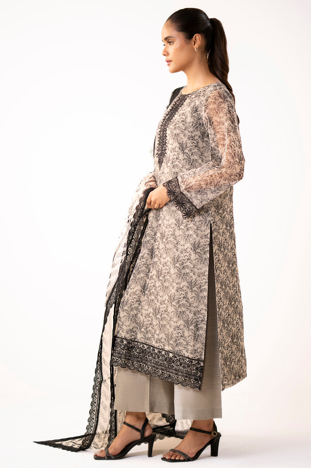 Zeen | Winter 25 | WUM34306