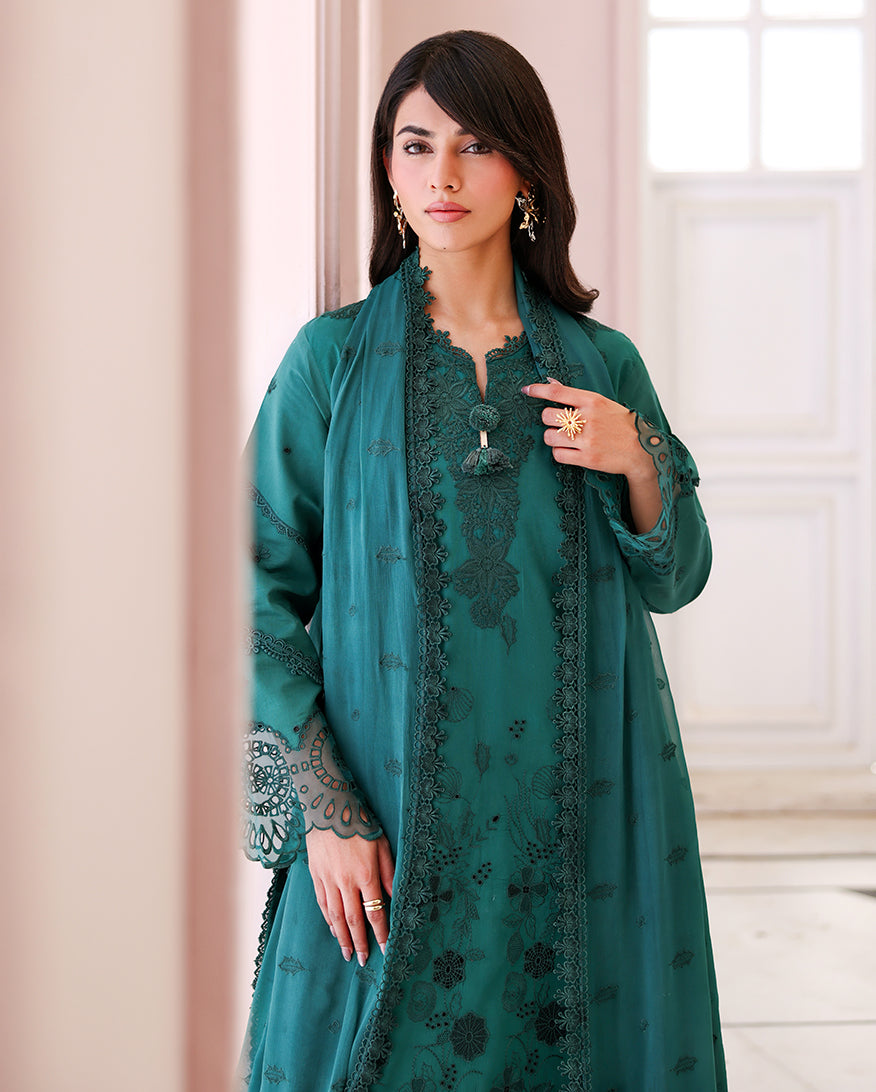 Roheenaz | Veil of Summer Chikankari | Whispered Veil