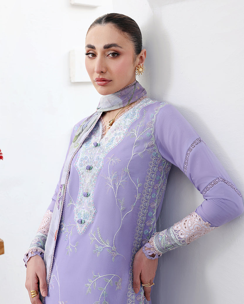 Roheenaz | Floral Reverie Luxury Lawn | Whispering Radiance