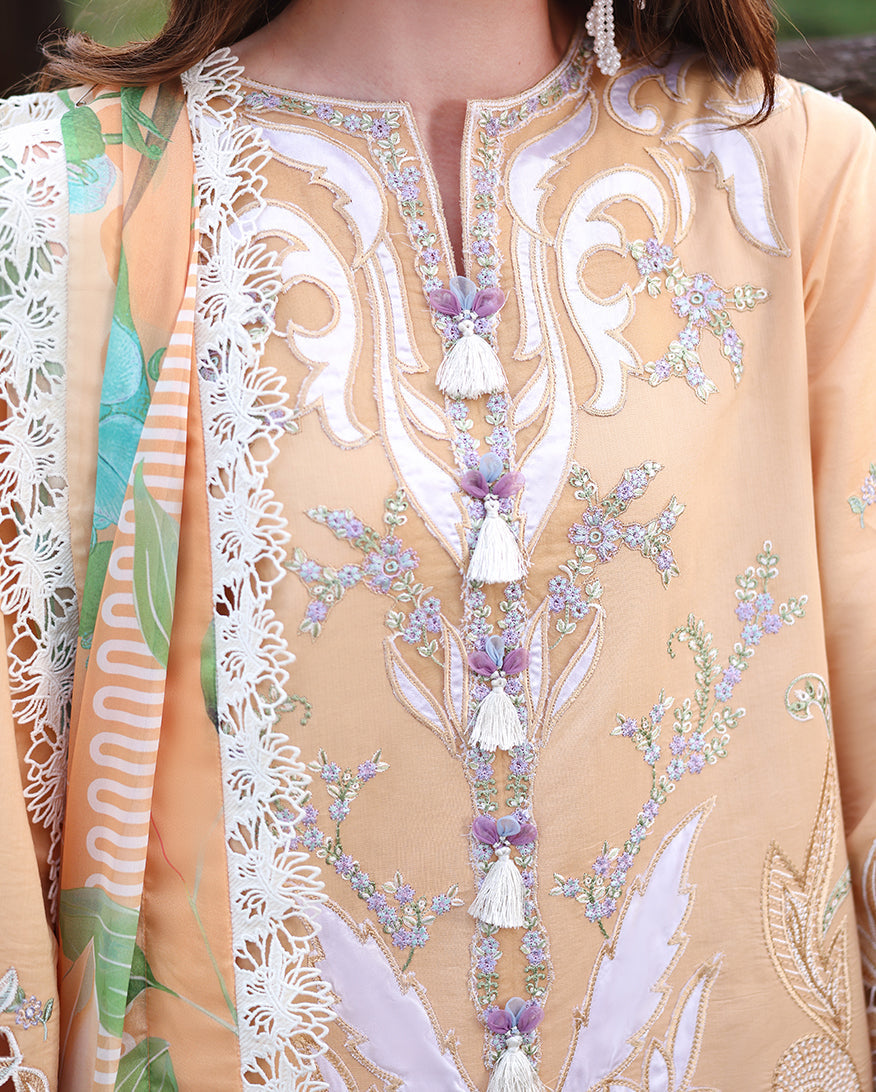 Mushq | The Secret Garden Lawn | Wisteria Veil