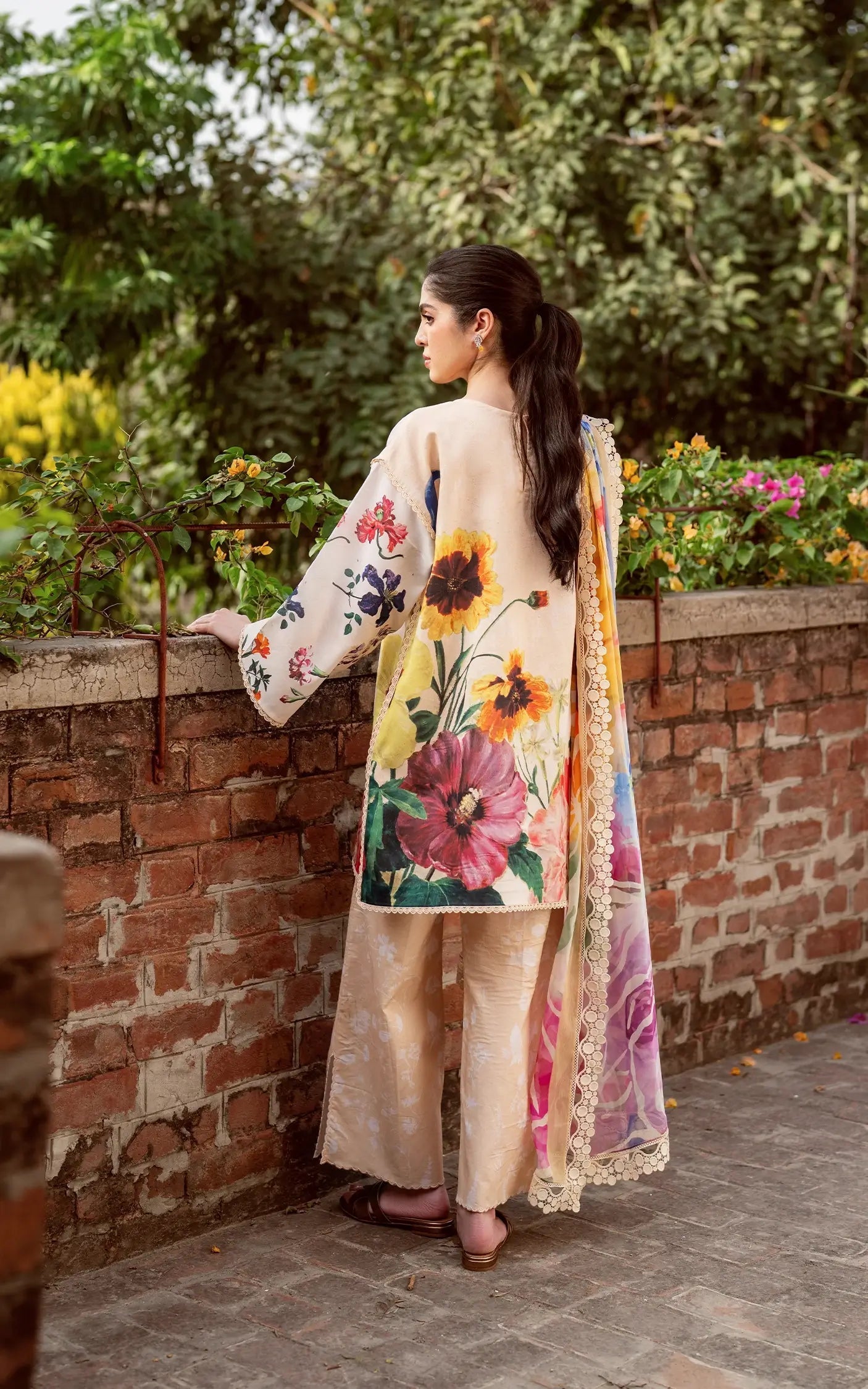Asifa and Nabeel | Yakin Summer 25 | Bloomlight-(YKL25-13)