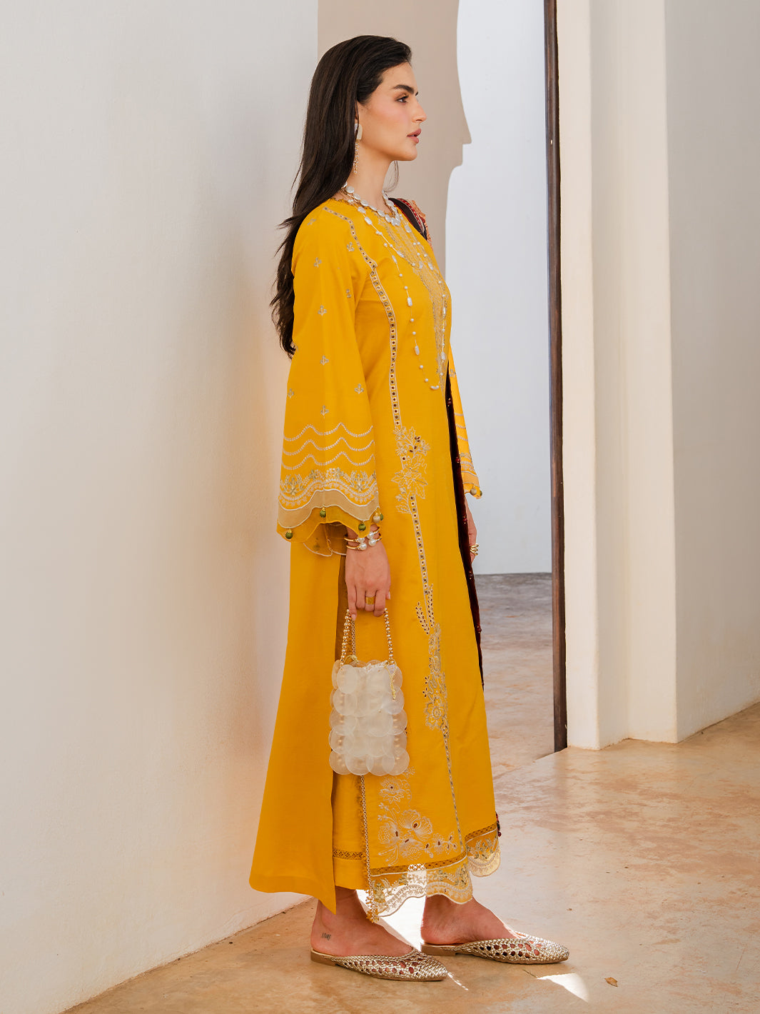 Izel | Dareen Luxury Lawn 26 | Zareen