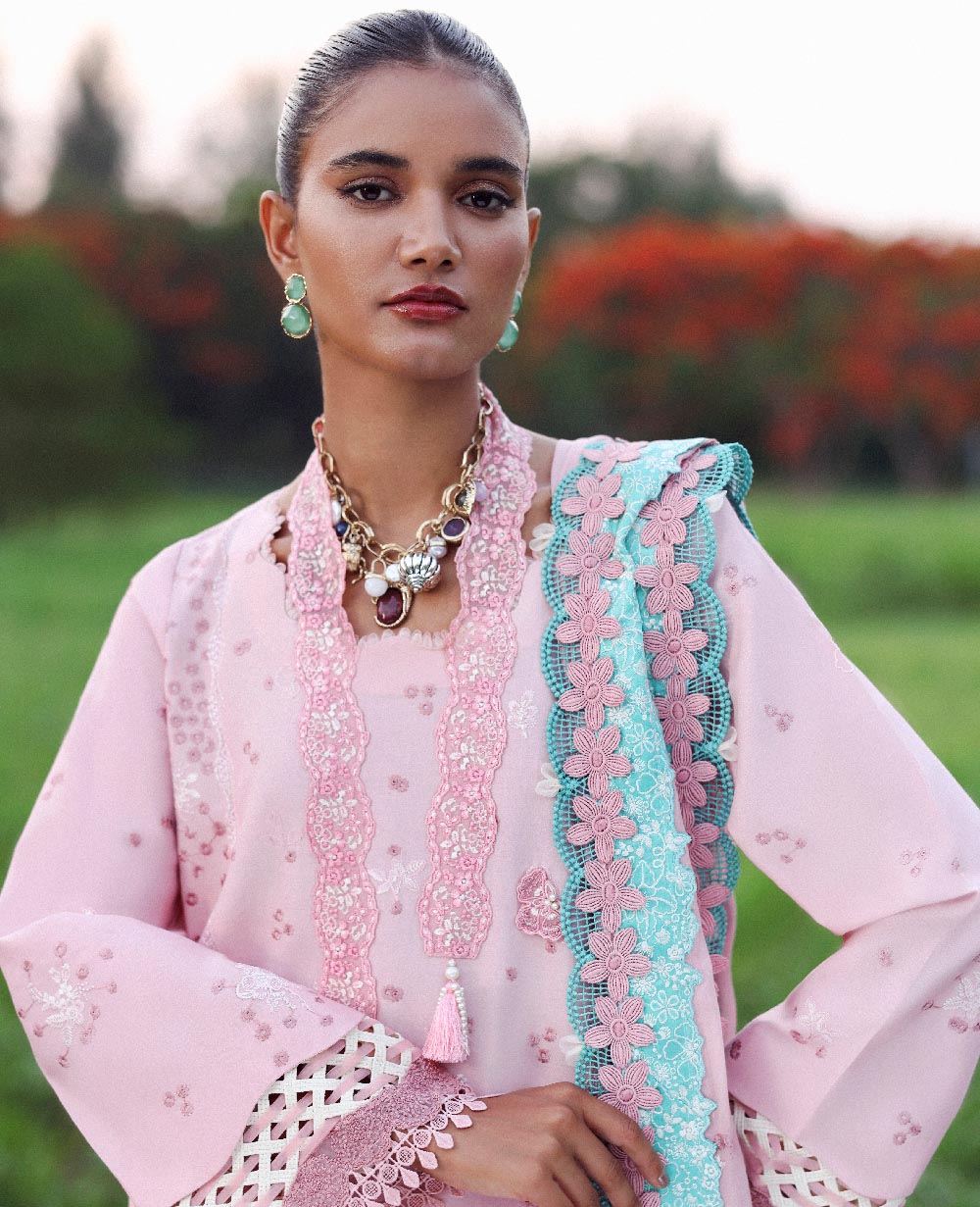 Republic Womenswear | Lilas Lawn 26 | Zayra