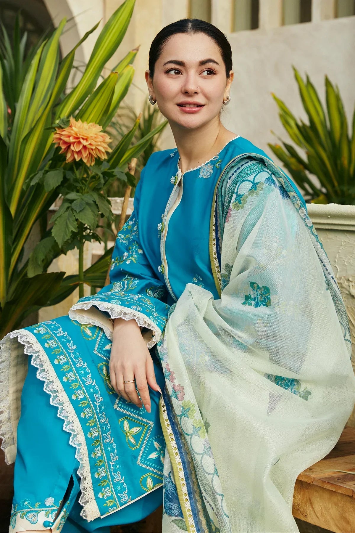 Zara Shahjahan | Coco Lawn 24 | ZOYA-8B