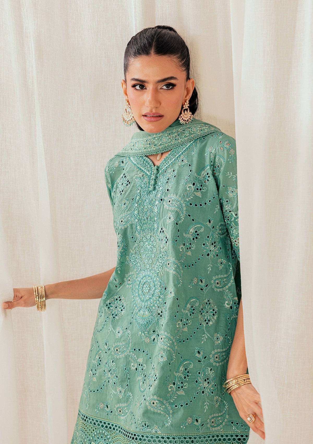 Aik Atelier | Lawn 26 | Look B2603A