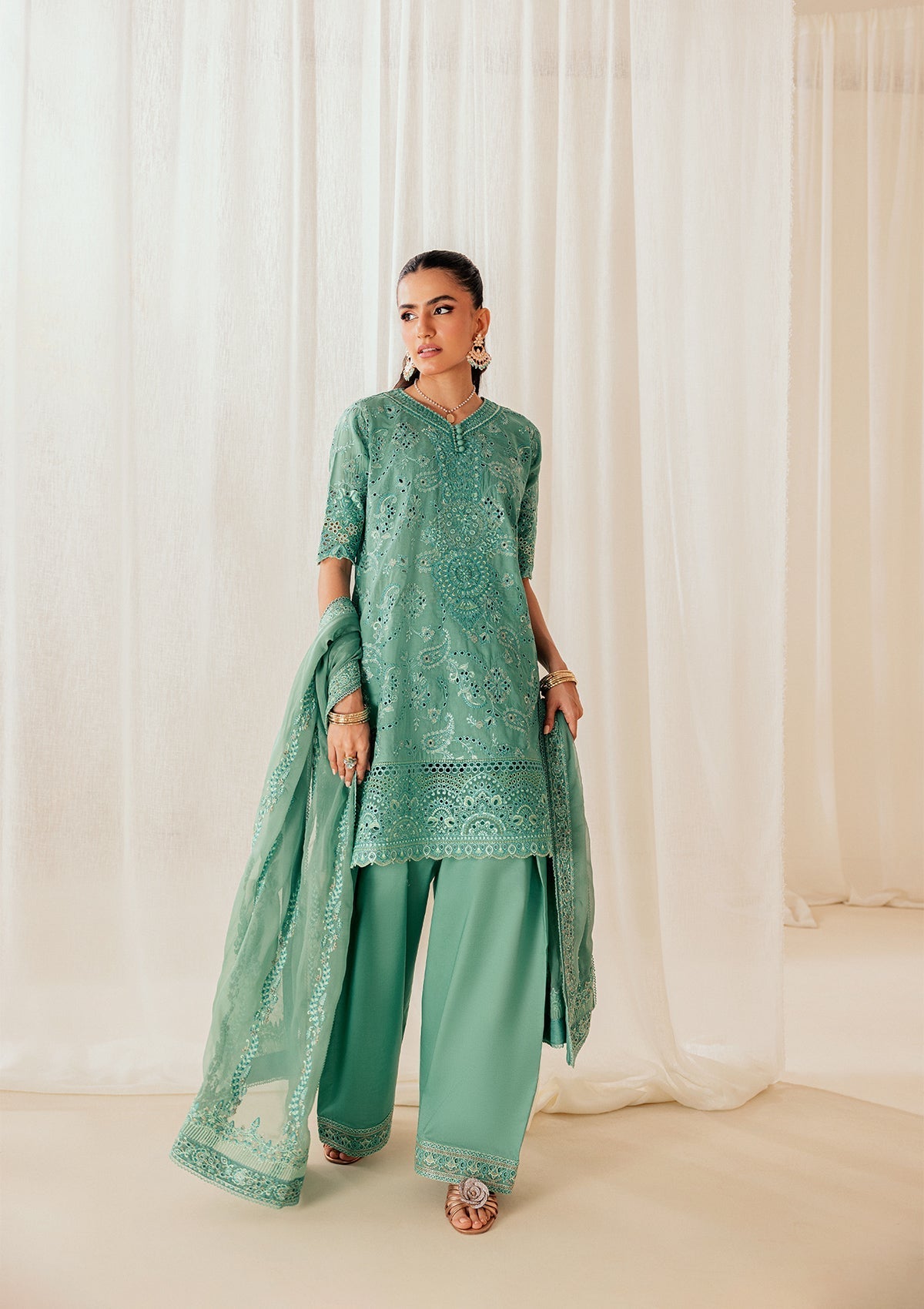 Aik Atelier | Lawn 26 | Look B2603A