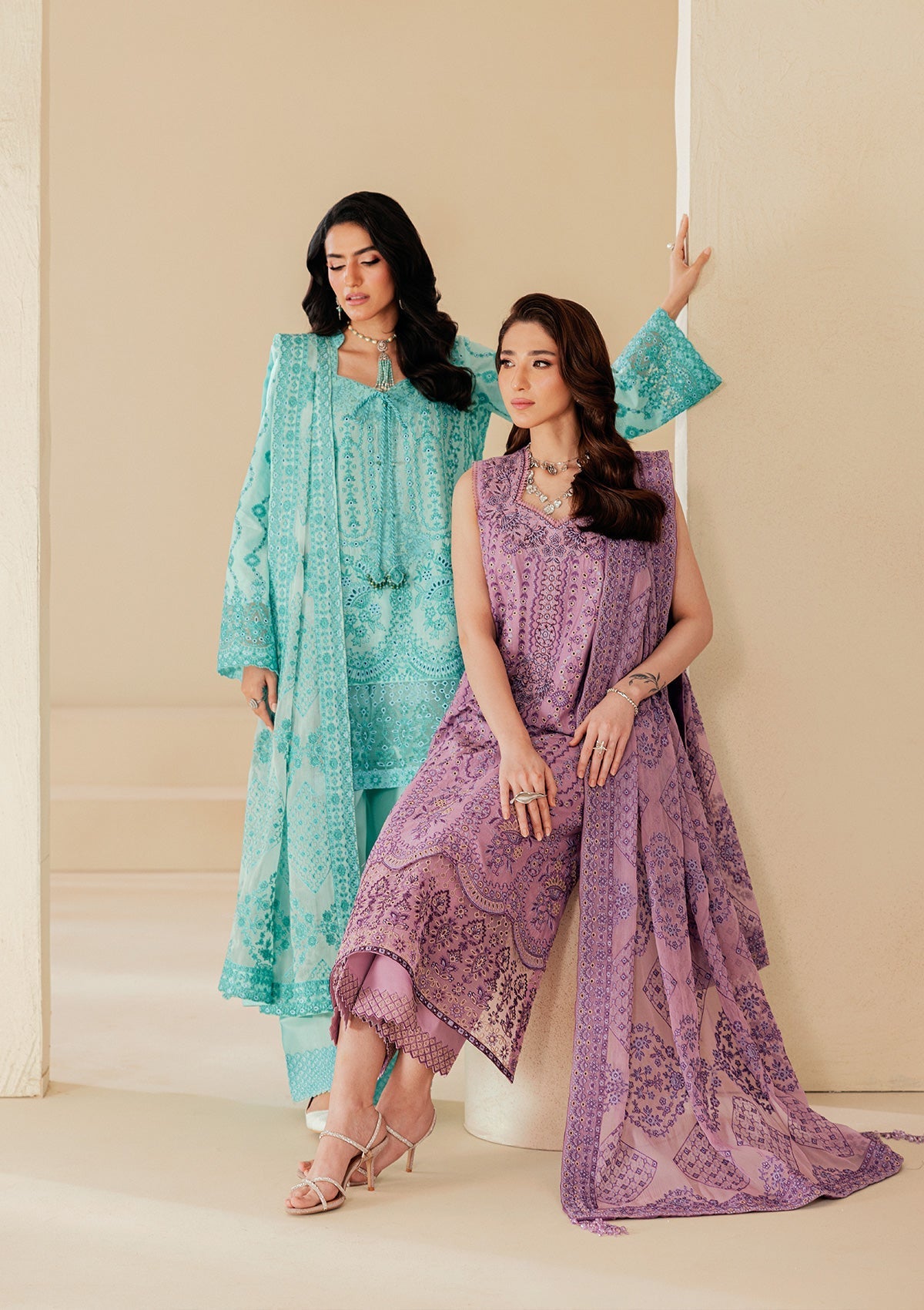 Aik Atelier | Lawn 26 | Look B2605A