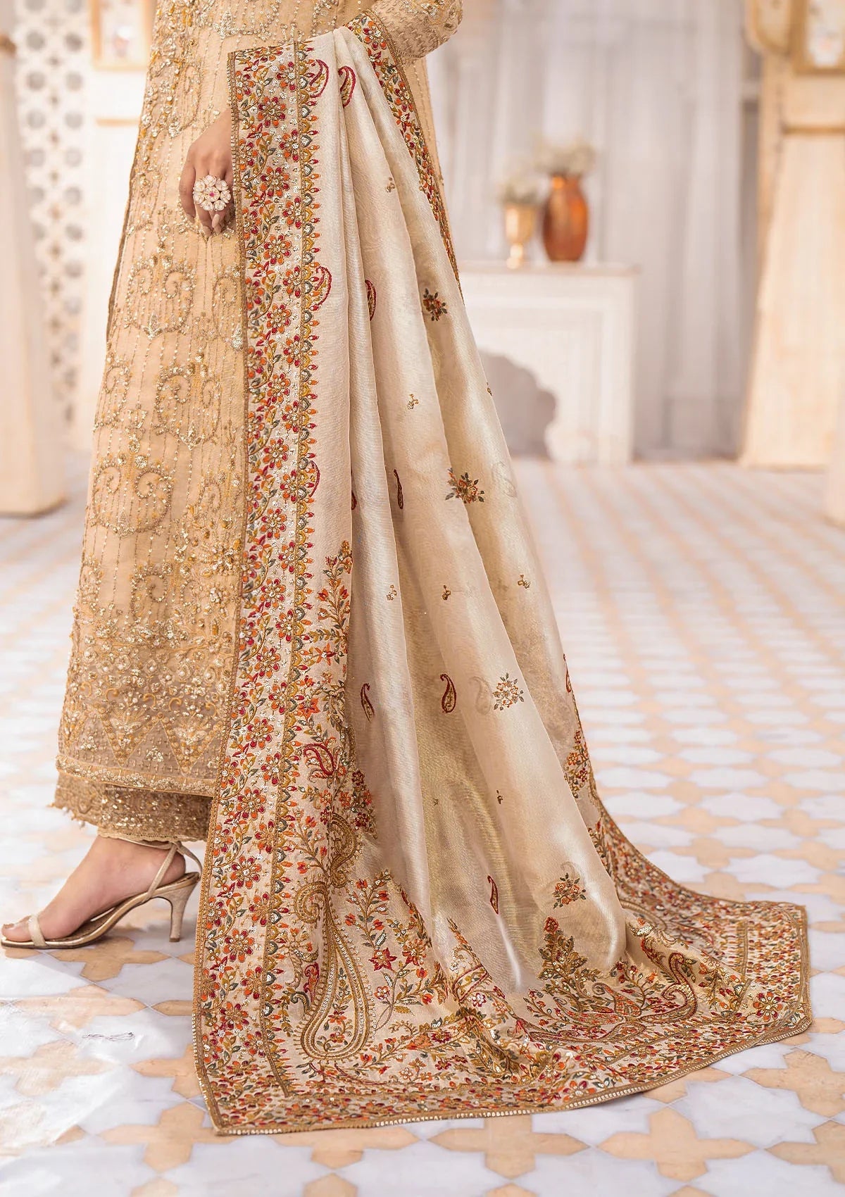 WEDDING FESTIVE â24 VOL. 1 - GOLD TISSUE SHAWL