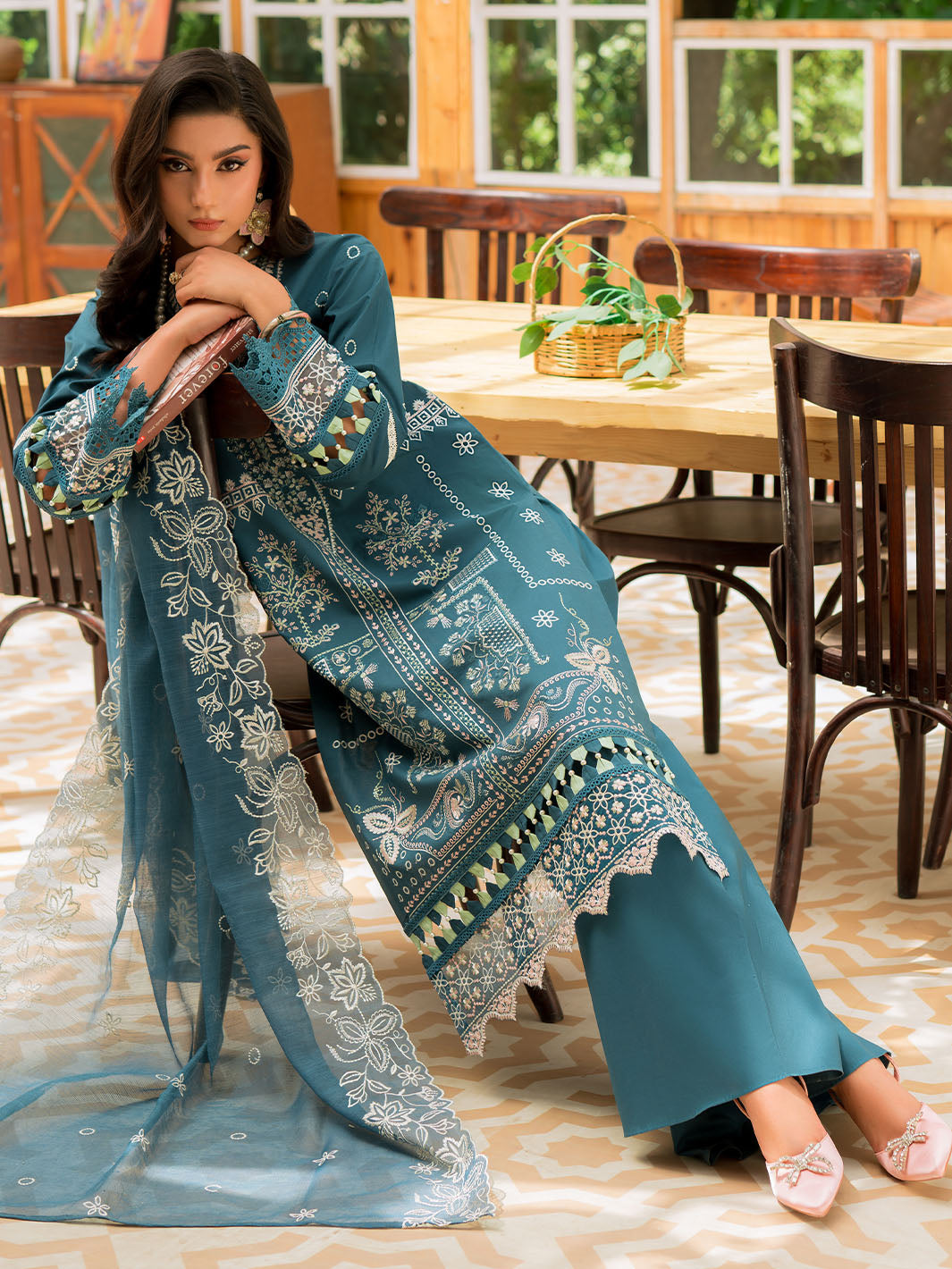 Mahnur | Bella Lawn 24 | BL - 01