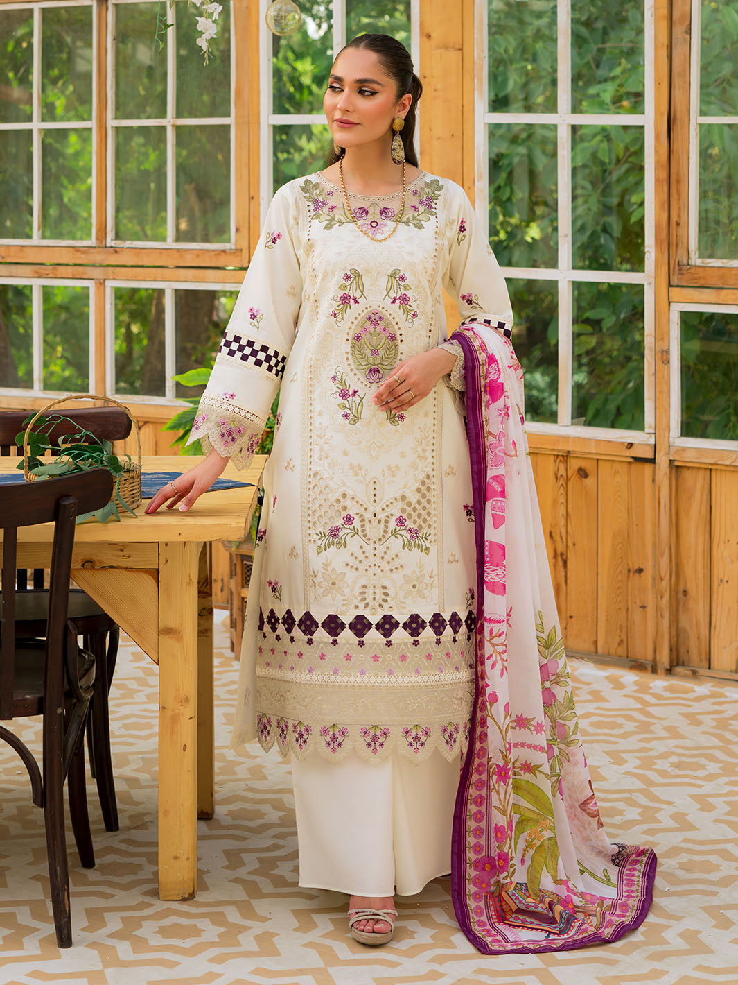 Mahnur | Bella Lawn 24 | BL - 04