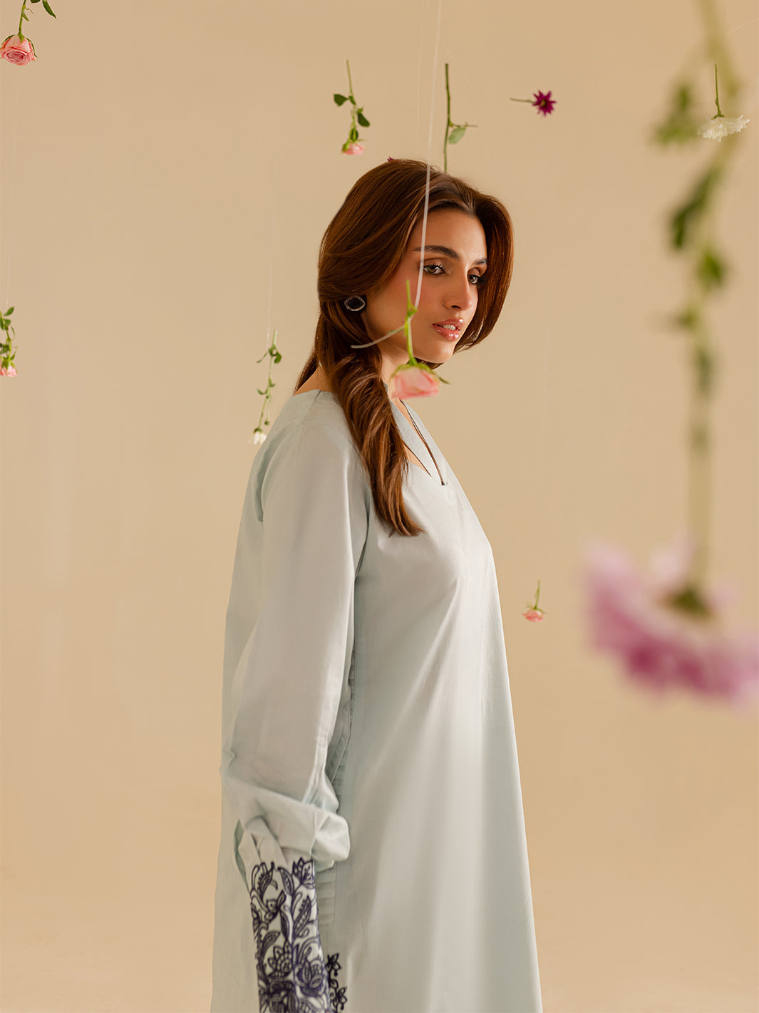 Mahnur | Petal Whispers Lawn Pret | Crystal