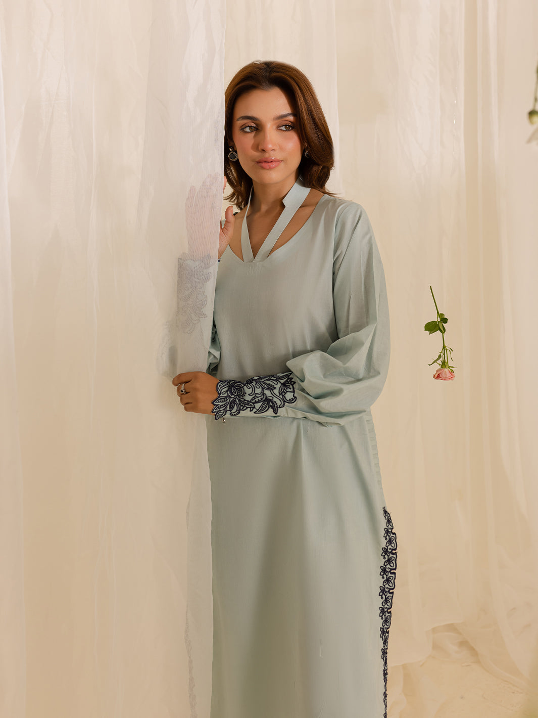 Mahnur | Petal Whispers Lawn Pret | Crystal