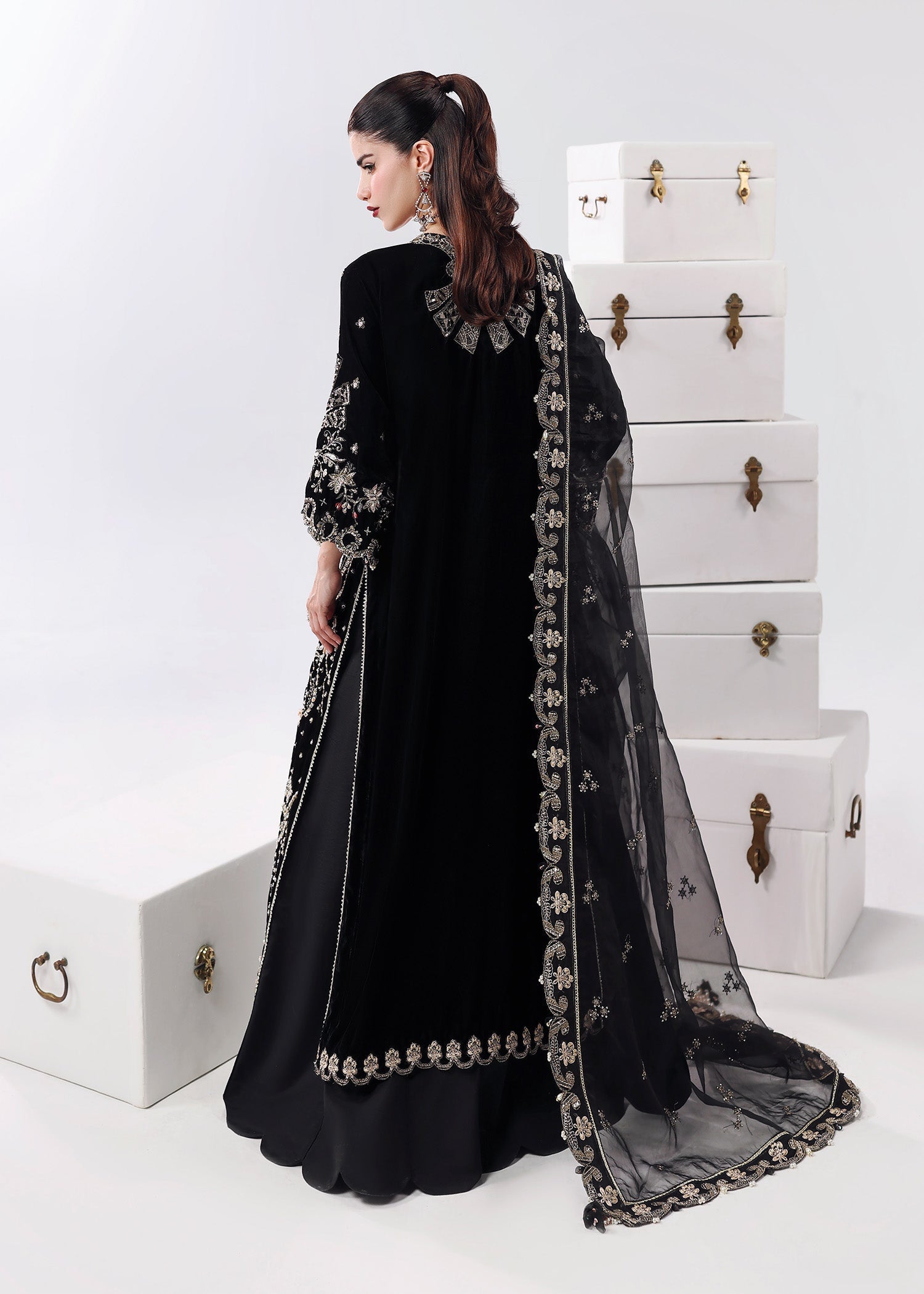Sardinia | Lamore Luxury Handwork Edit 25 | Black Swan