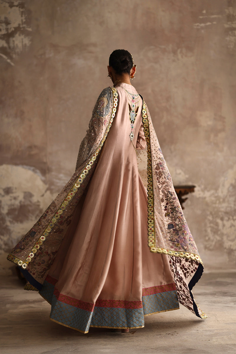 Wardha Saleem | Layla Formals 25 | Gulbagh