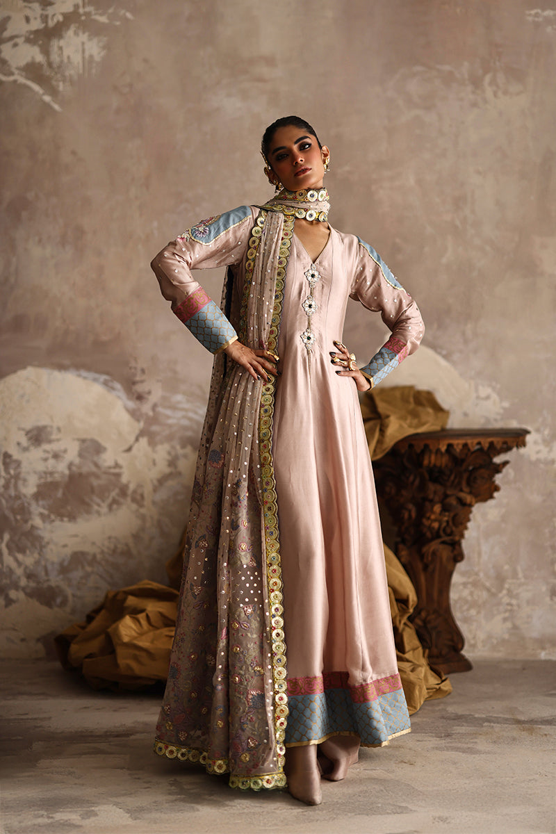 Wardha Saleem | Layla Formals 25 | Gulbagh