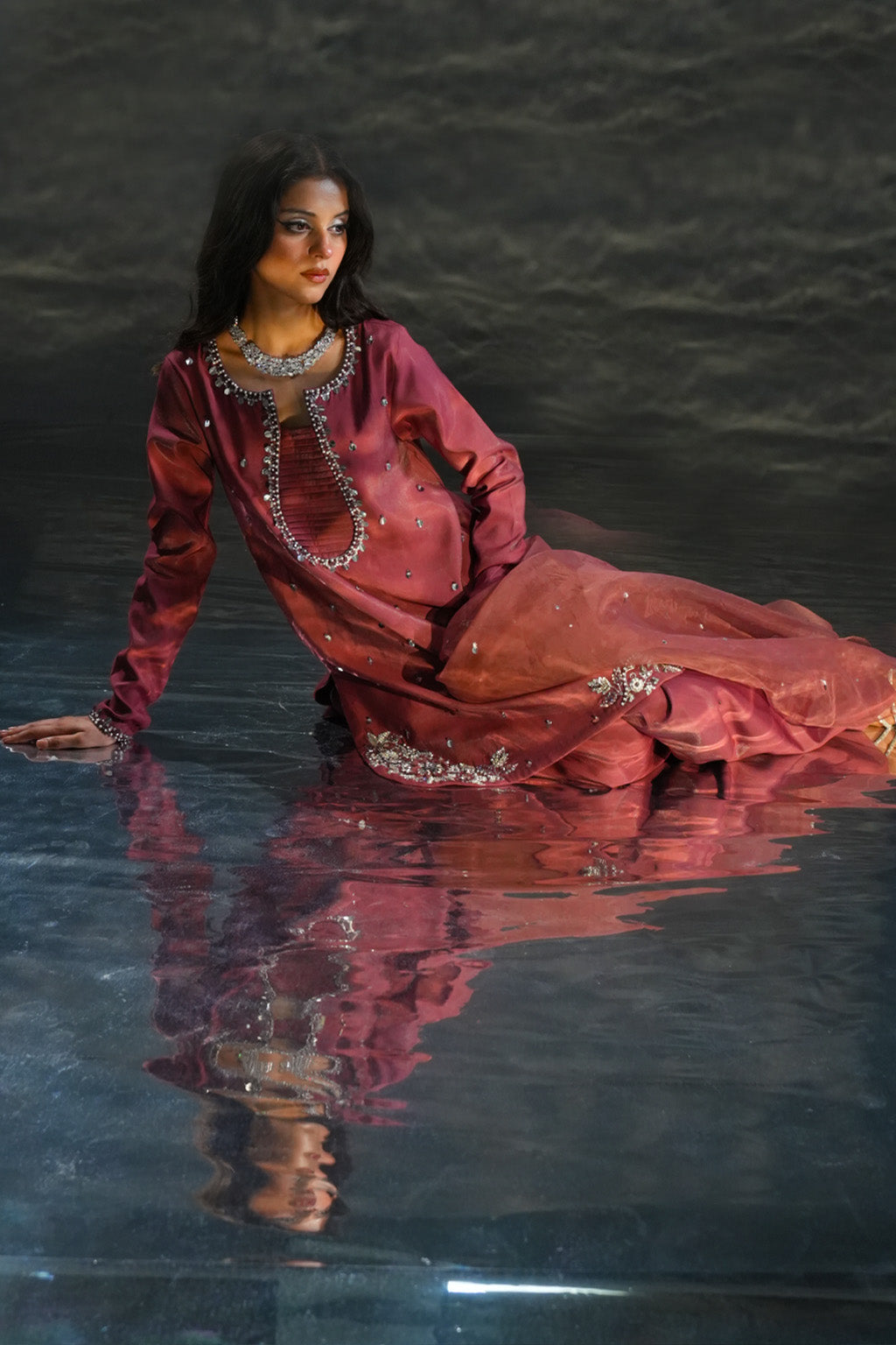 Amave | Oro Luxury Wear | AM-09