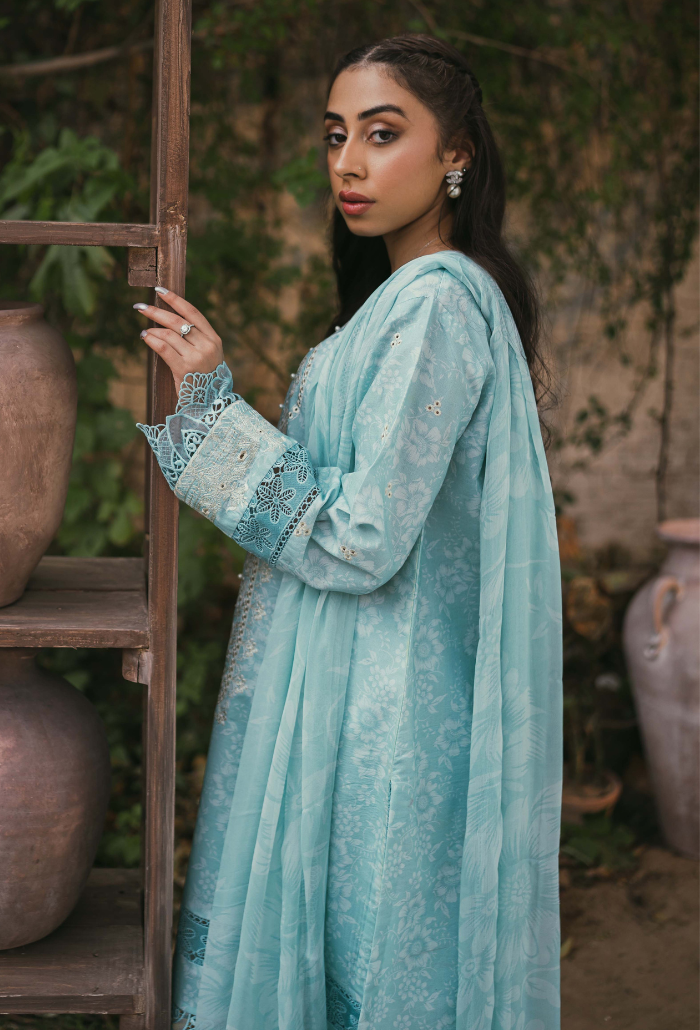 Humdum | Gardenia Lawn | D07