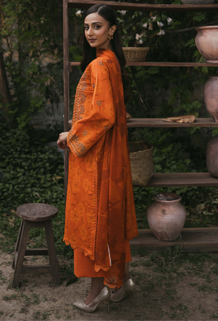 Humdum | Gardenia Lawn | D02