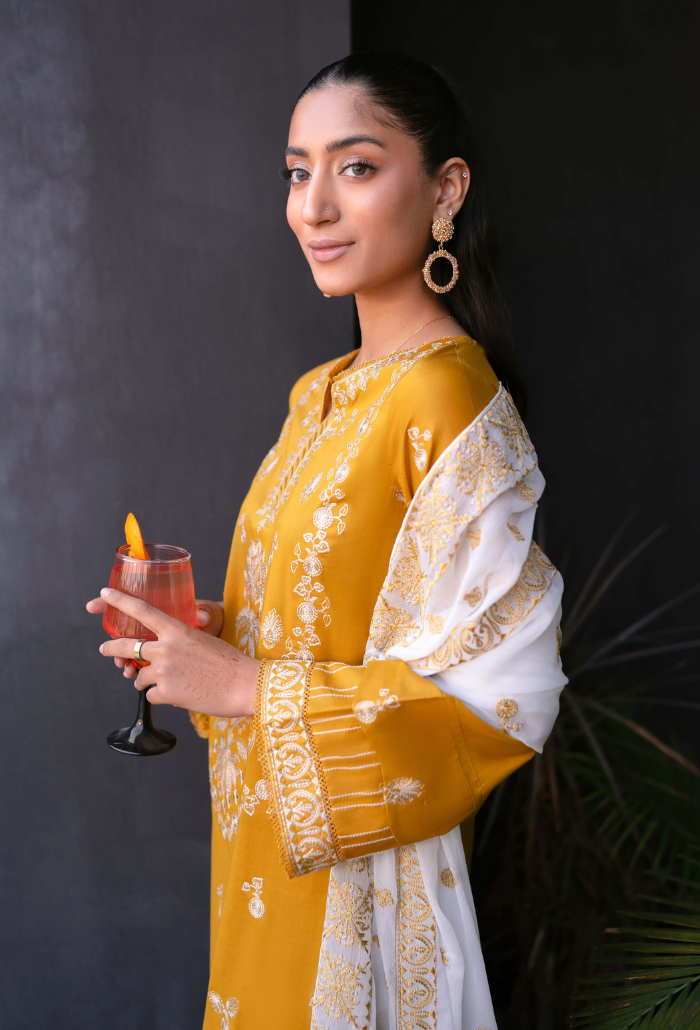 Humdum | Meraki Lawn 24 | d04