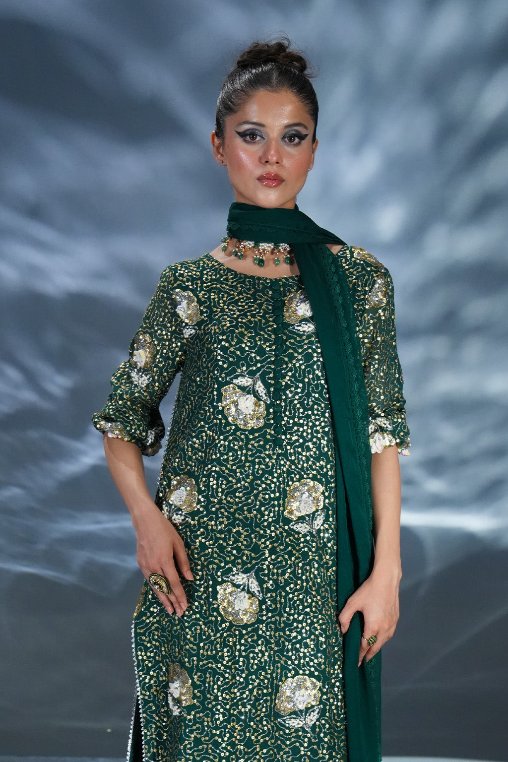 Amave | Oro Luxury Wear | AM-07