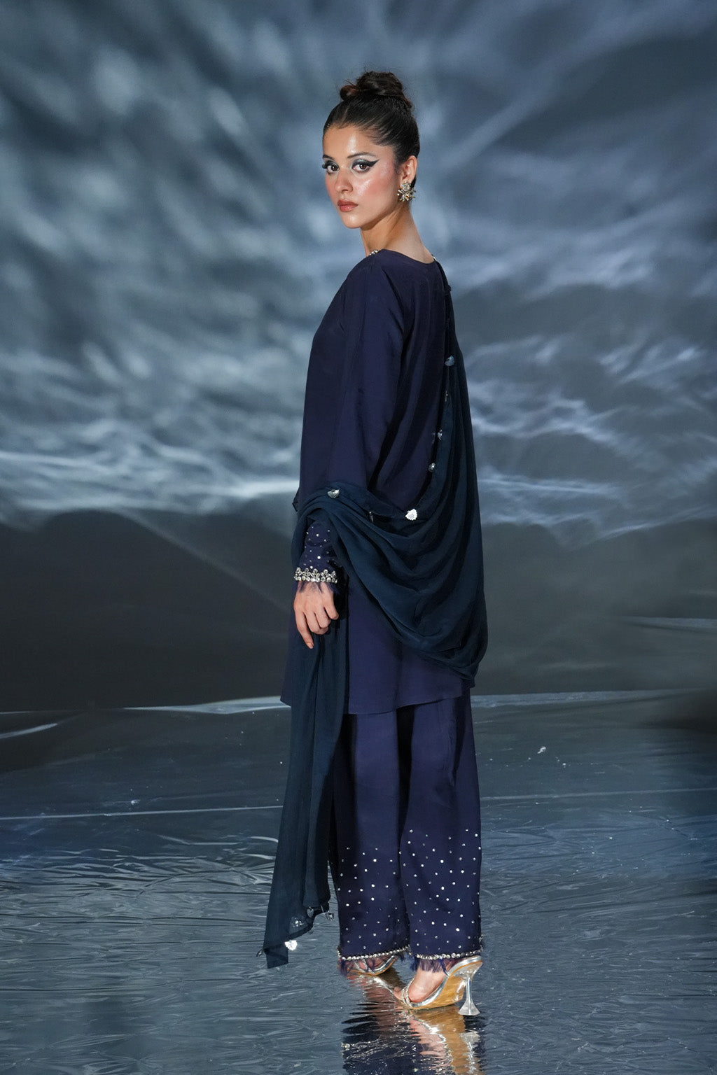 Amave | Oro Luxury Wear | AM-01