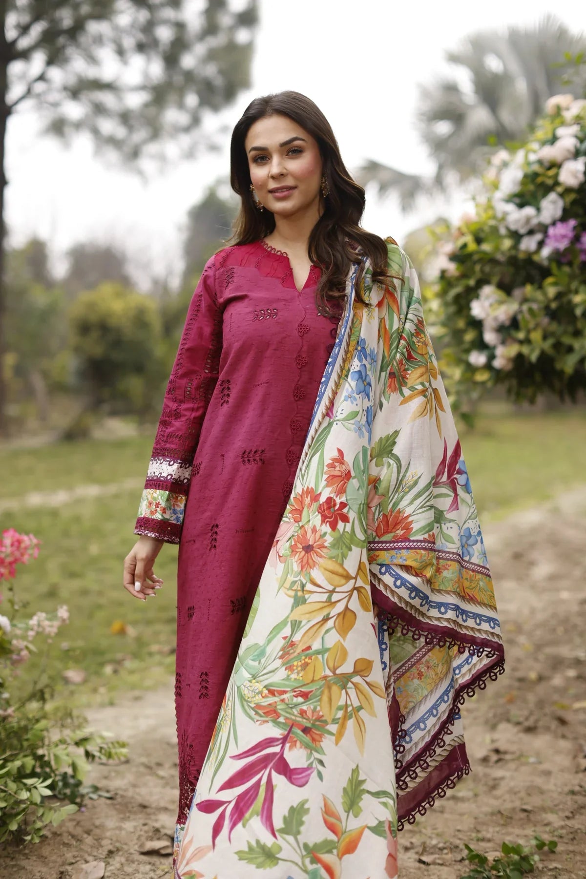 Manara | Vintage Flora 24 | Abloom