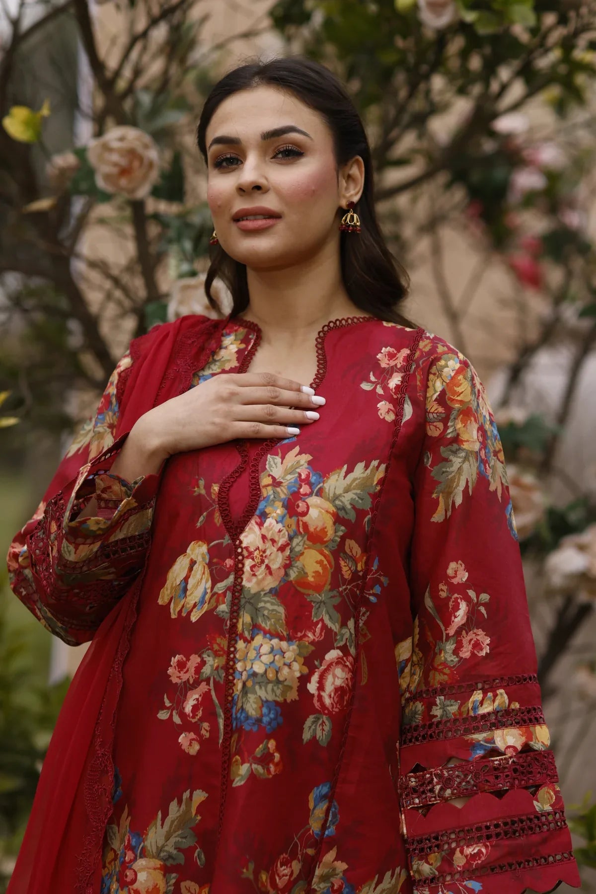 Manara | Vintage Flora 24 | Carmen