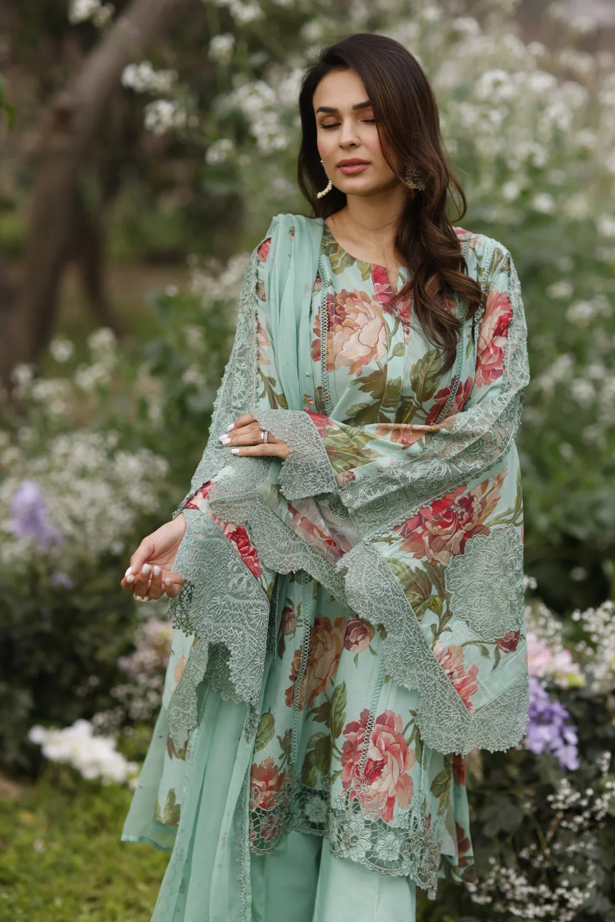 Manara | Vintage Flora 24 | Opalia
