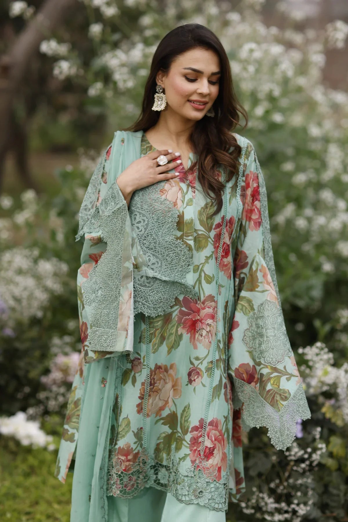 Manara | Vintage Flora 24 | Opalia