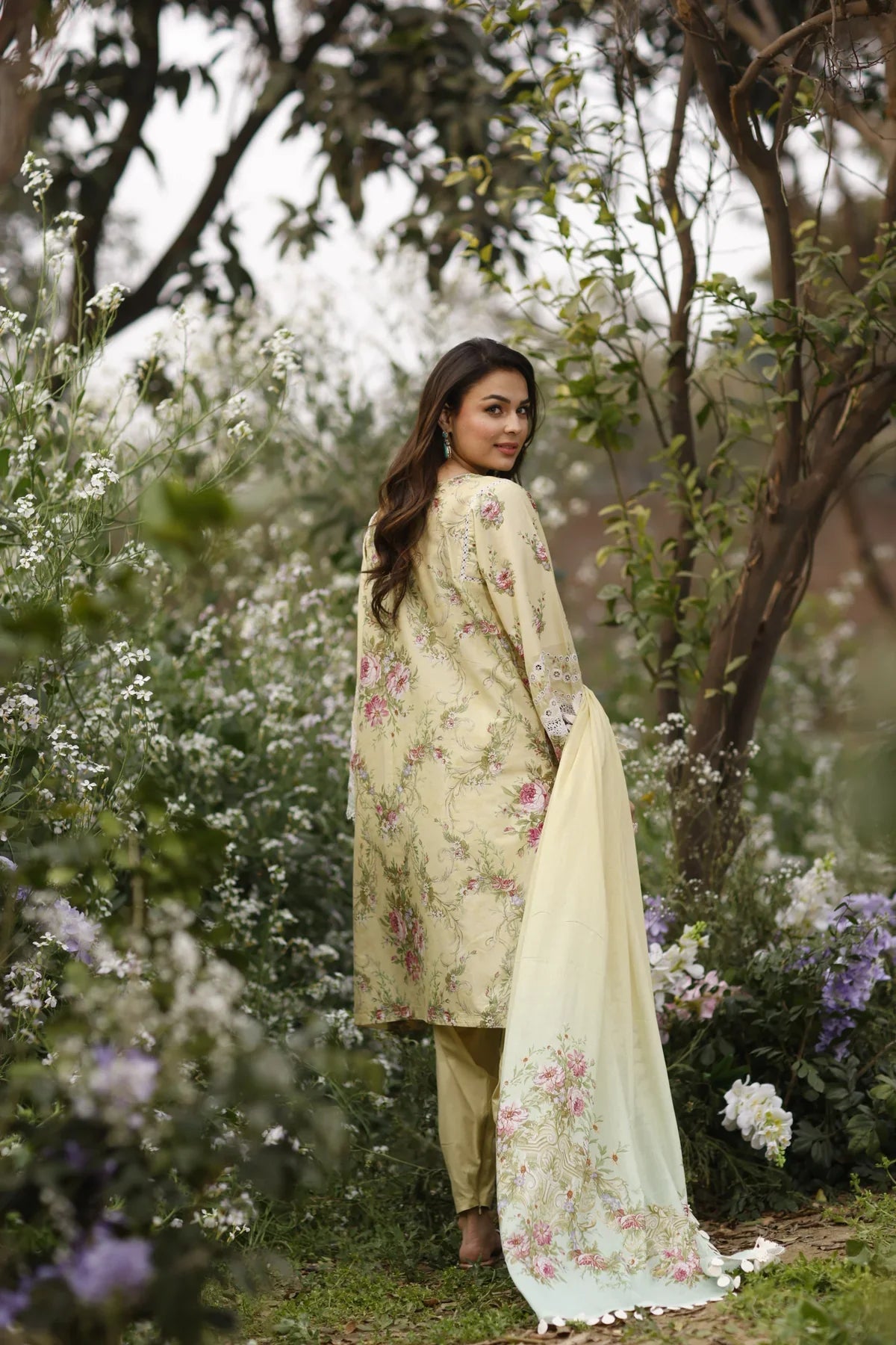 Manara | Vintage Flora 24 | Saba