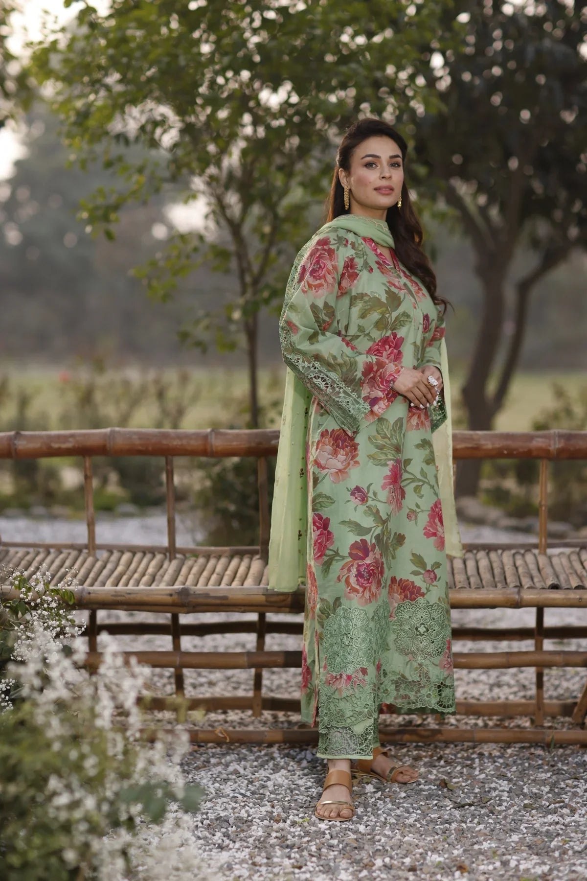 Manara | Vintage Flora 24 | Ohara