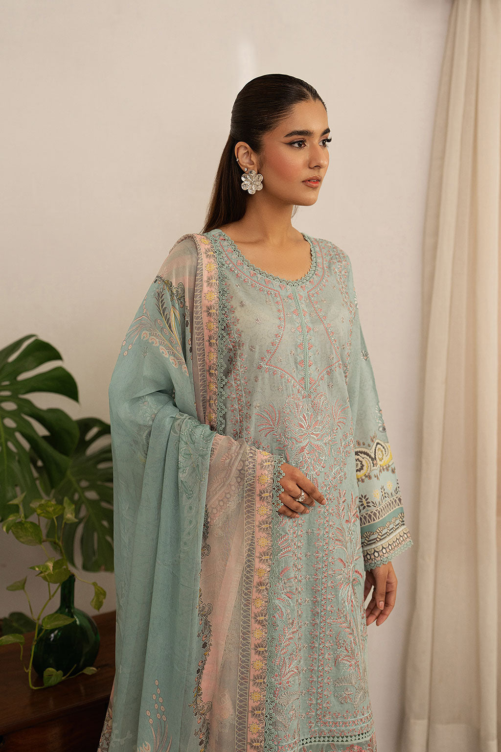 Ramsha | Mashal Luxury Lawn | L-1604