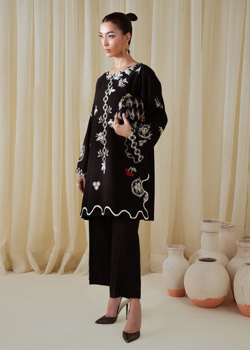 Saira Shakira | Basic Pret 25 | Dark Dust