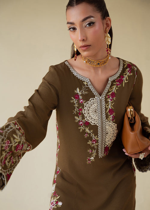 Saira Shakira | Basic Pret 25 | Moss