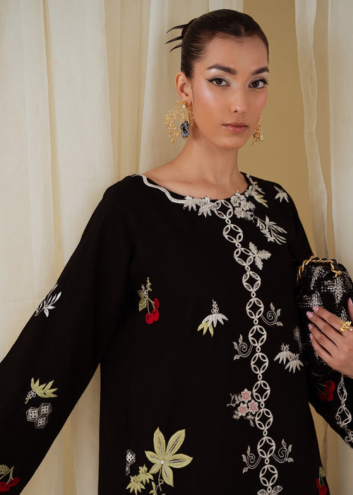 Saira Shakira | Basic Pret 25 | Dark Dust