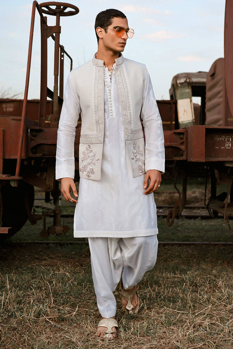 Pakistani Menswear | MNR-QAMAR-A