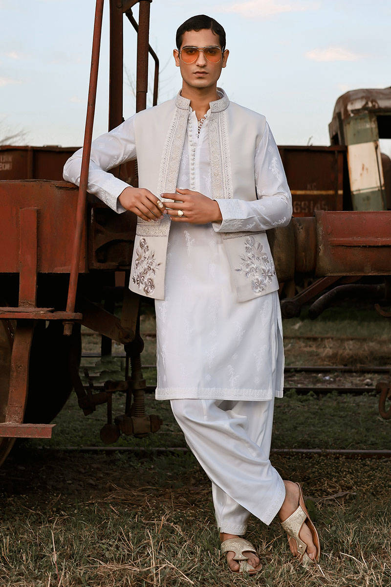Pakistani Menswear | MNR-QAMAR-A