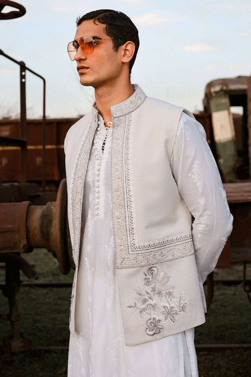 Pakistani Menswear | MNR-QAMAR-A