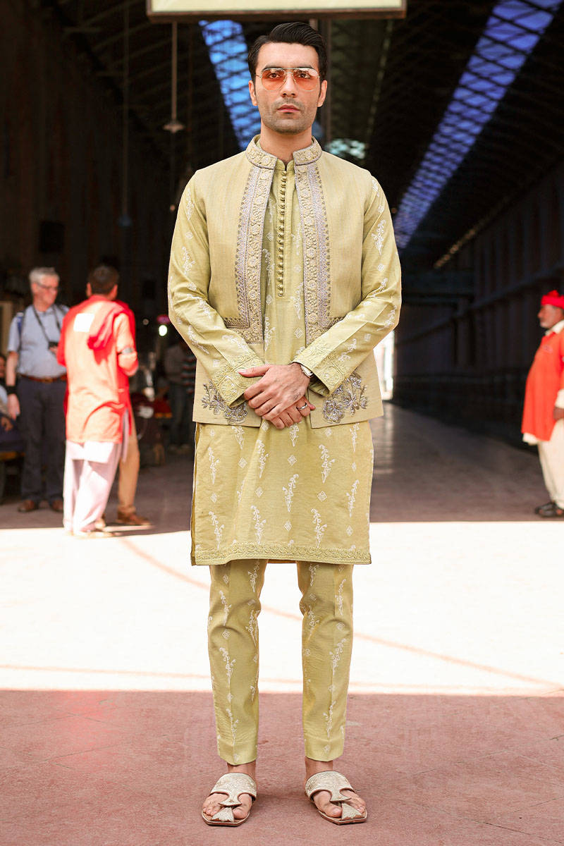 Pakistani Menswear | MNR-QAMAR-B