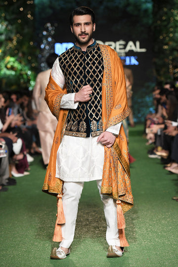 Pakistani Menswear | MNR-JAANBAAZ