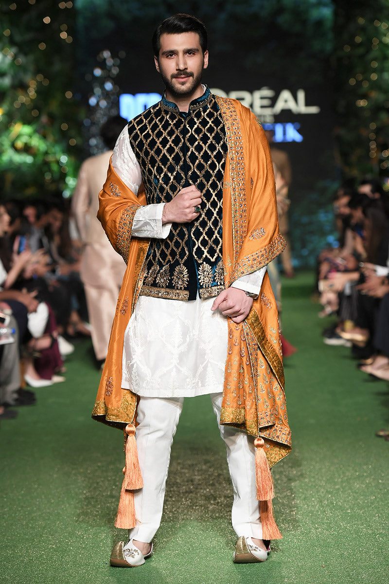 Pakistani Menswear | MNR-JAANBAAZ